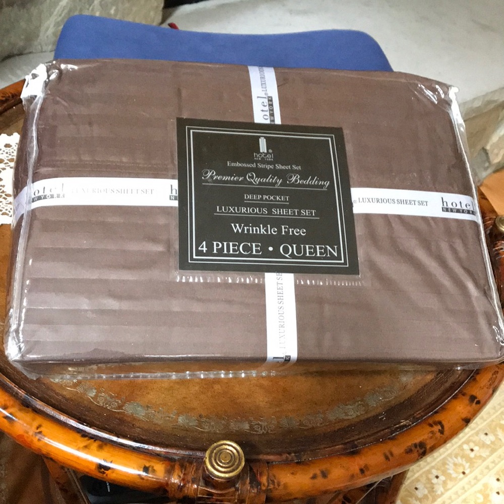 Luxurious queen sheet set
